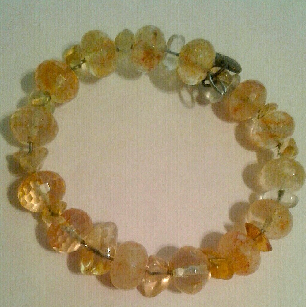 November: Genuine Citrine memory wire bracelet - Picture 2 of 3